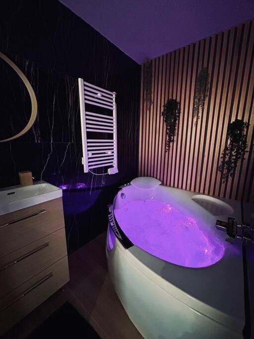 T4 Jolie Vue Avec Jaccuzzi Vitrolles (Bouches-du-Rhone) Exterior foto